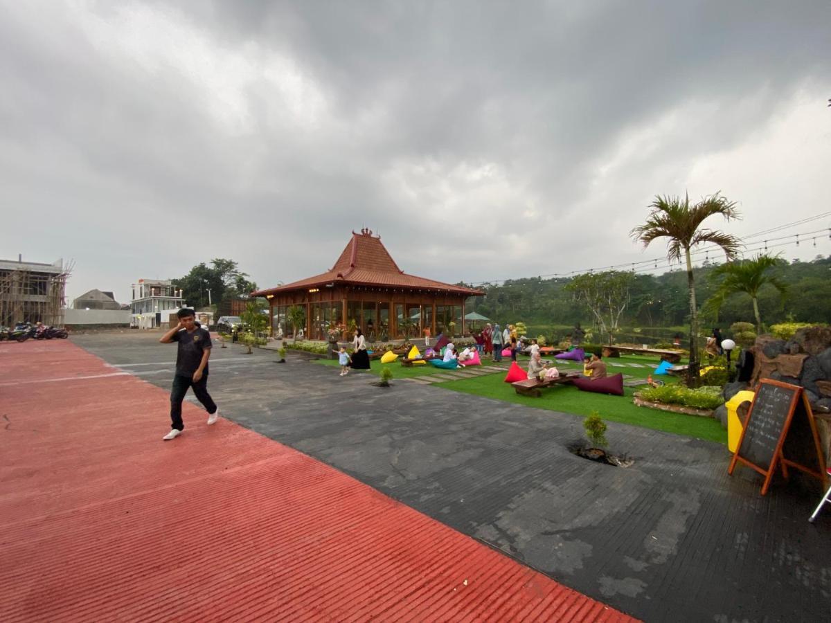 Resort & Resto Talaga Sundayana Subang Exteriér fotografie